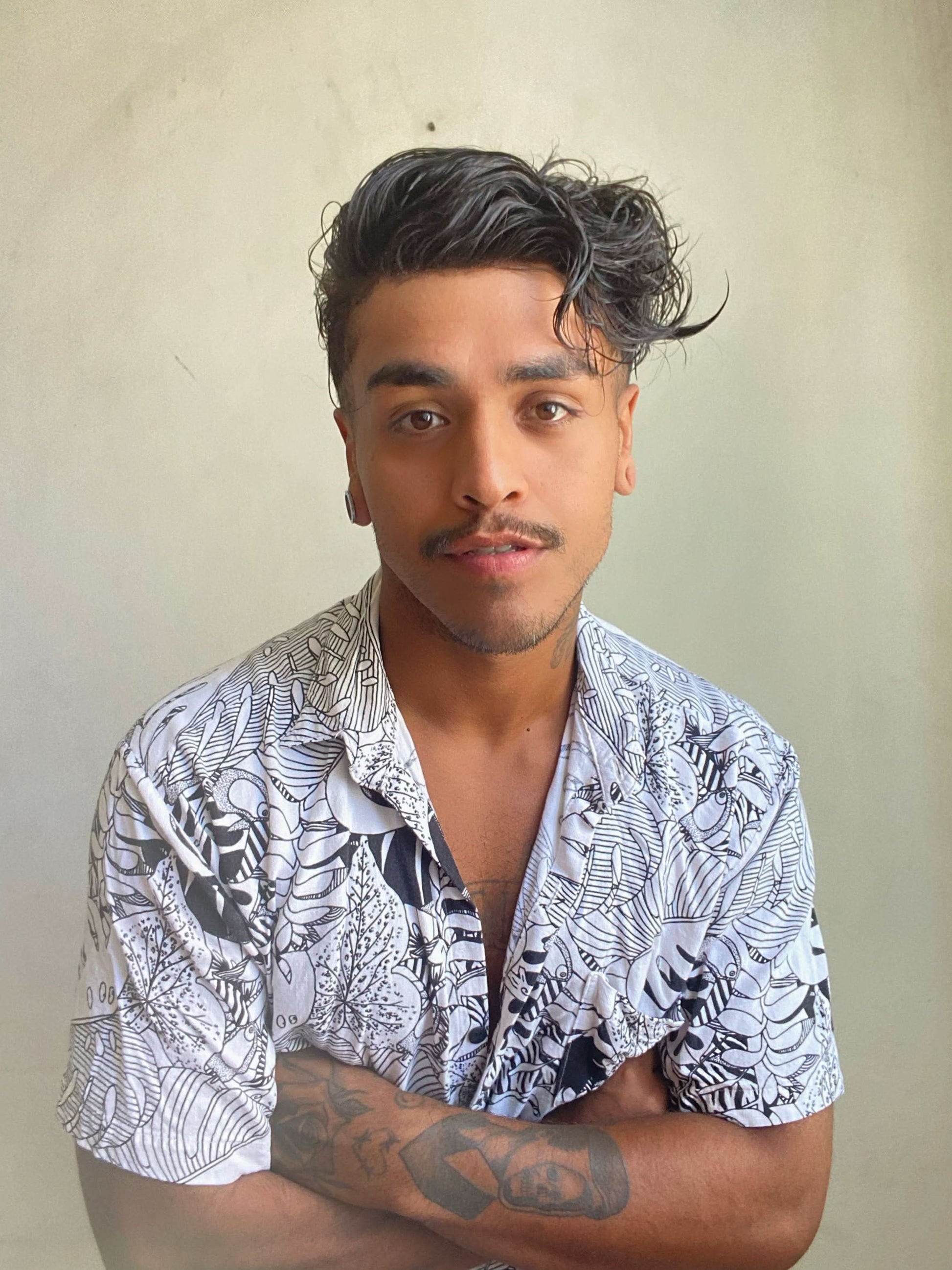 0.06–0.08mm Single-Knot Thin Skin Men's Hair System | 8x10 | Antimicrobial Base — product view 6