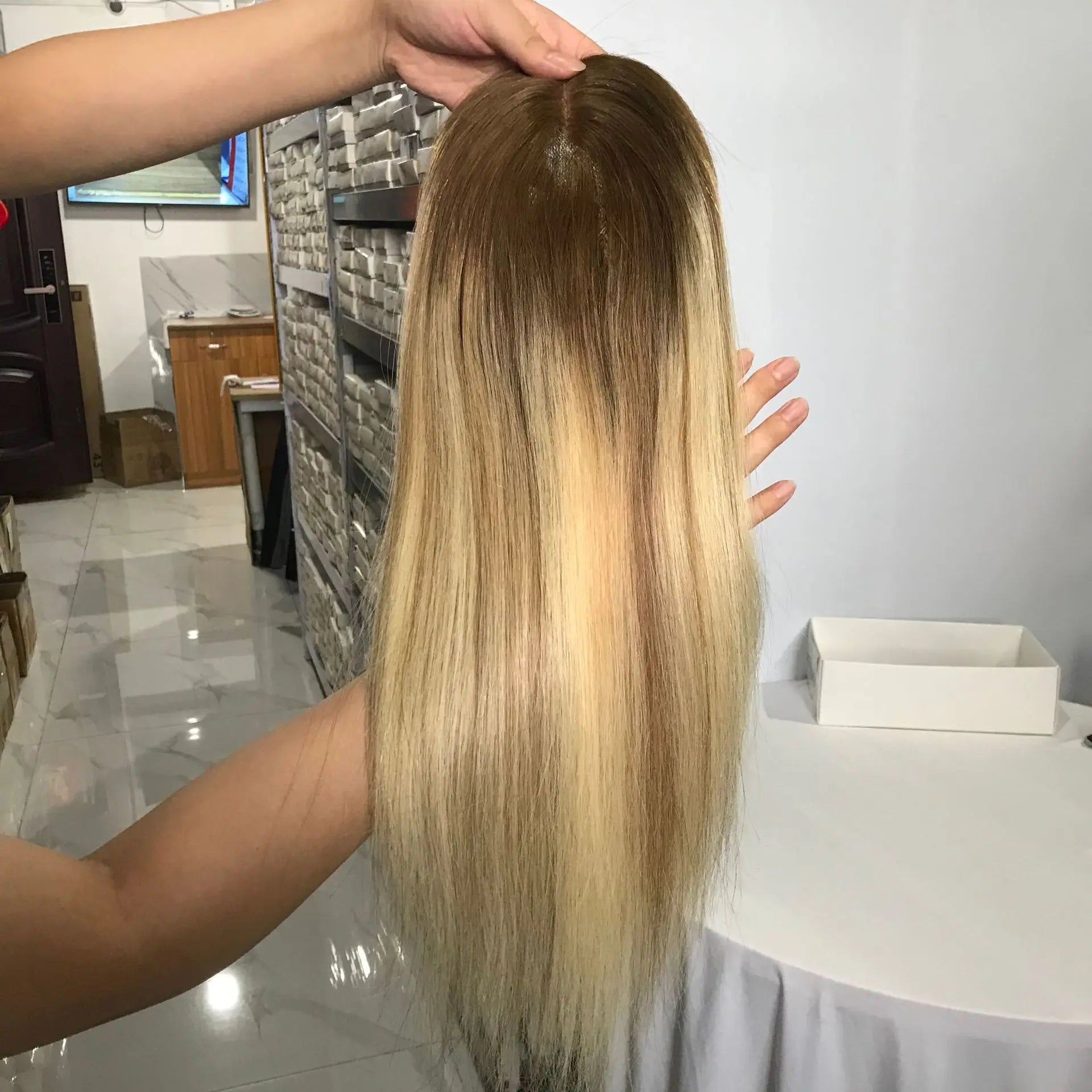 Ihmishiuksinen klipsillä kiinnitettävä toppari naisille, Remy-hiuspidennykset, aidot hiuslisäkkeet