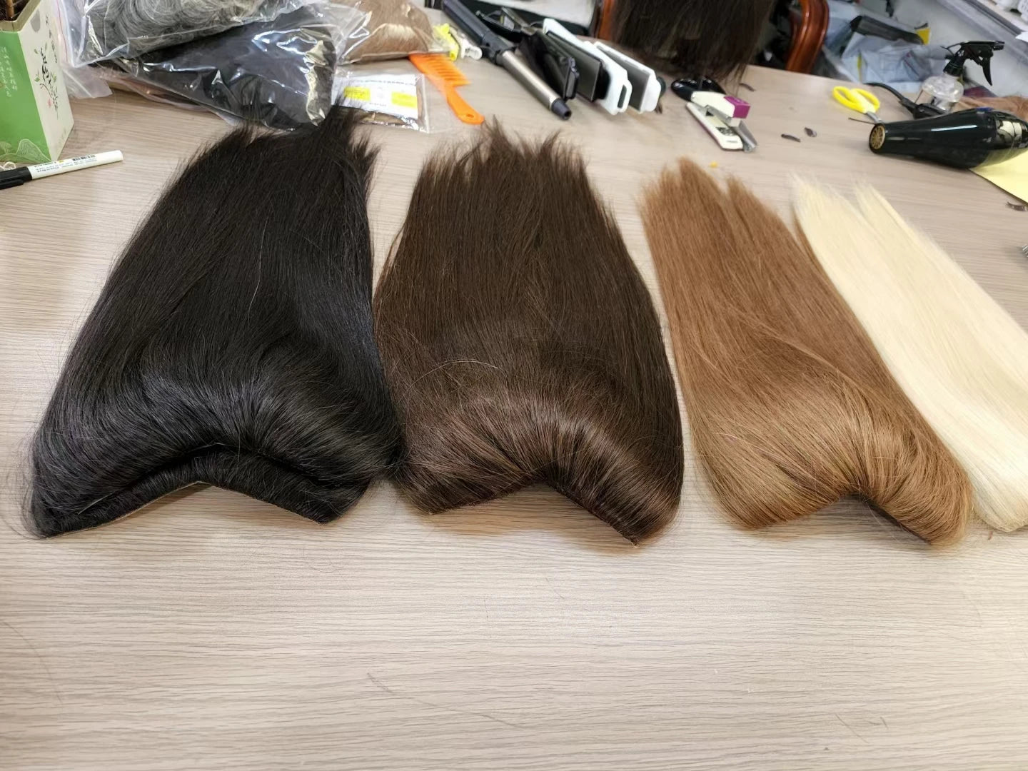 Ihmishiustupee, klipsillä kiinnitettävät pidennykset naisille, luonnollinen hiustopperi