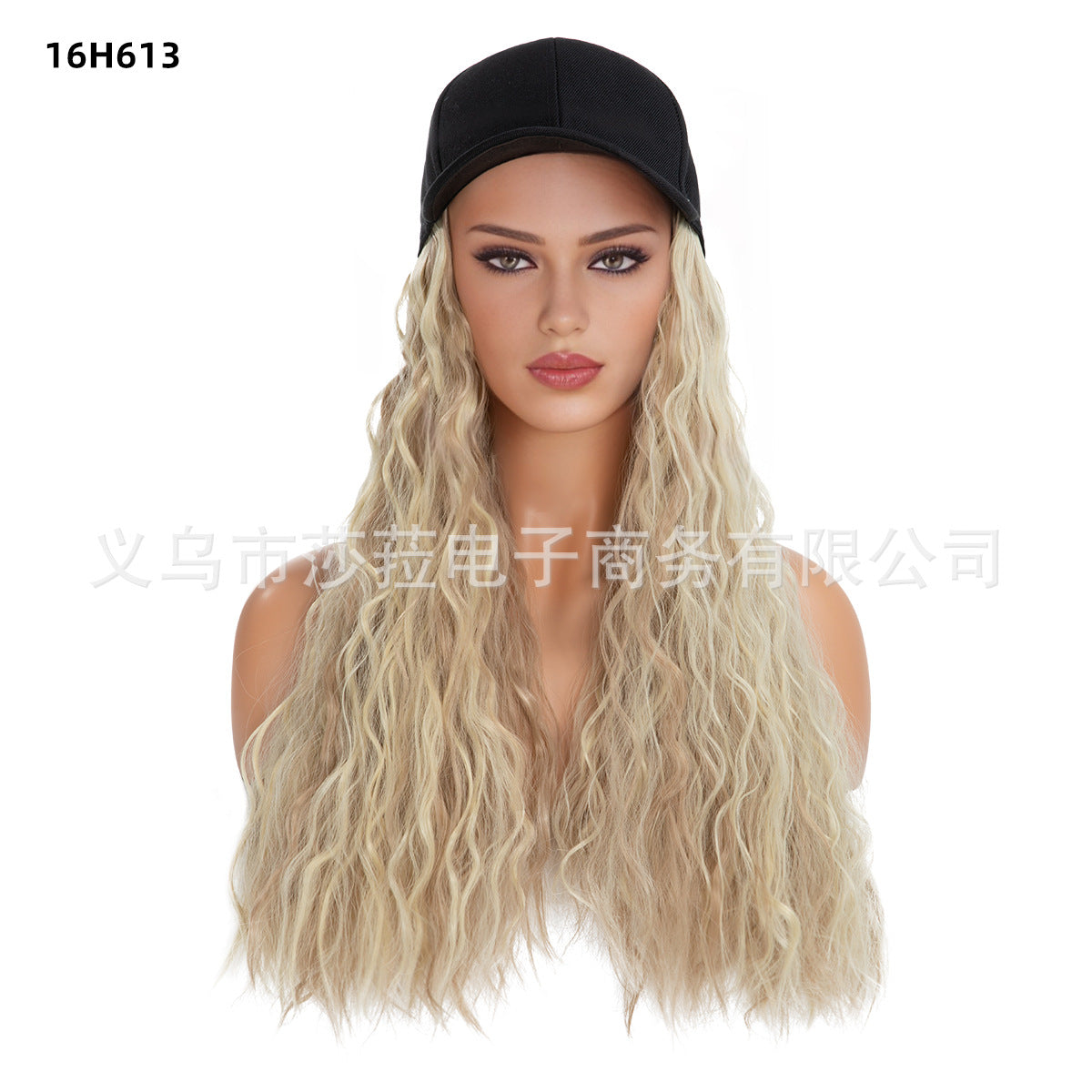 Women&#39;s Corn Wave Curly Hair Wig with Black Baseball Cap, Mid-Length Voluminous Synthetic Hair Hat Wig Combo