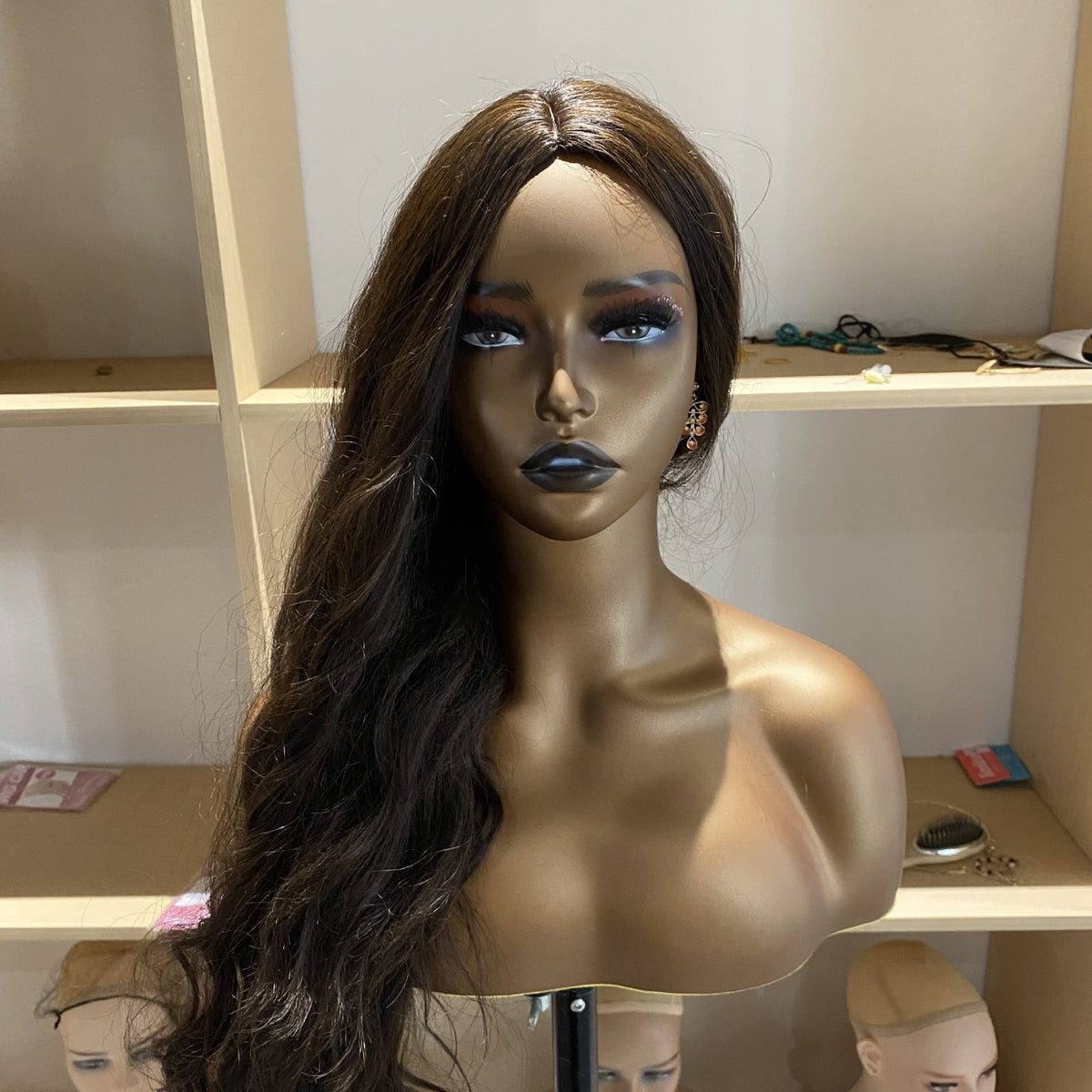 Half-Dark Skin Women&#39;s Dummy Head Model